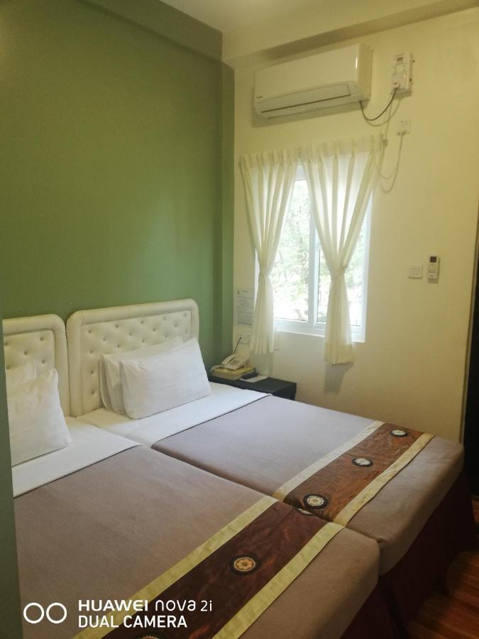 Supreme Hotel Yangon Exterior photo