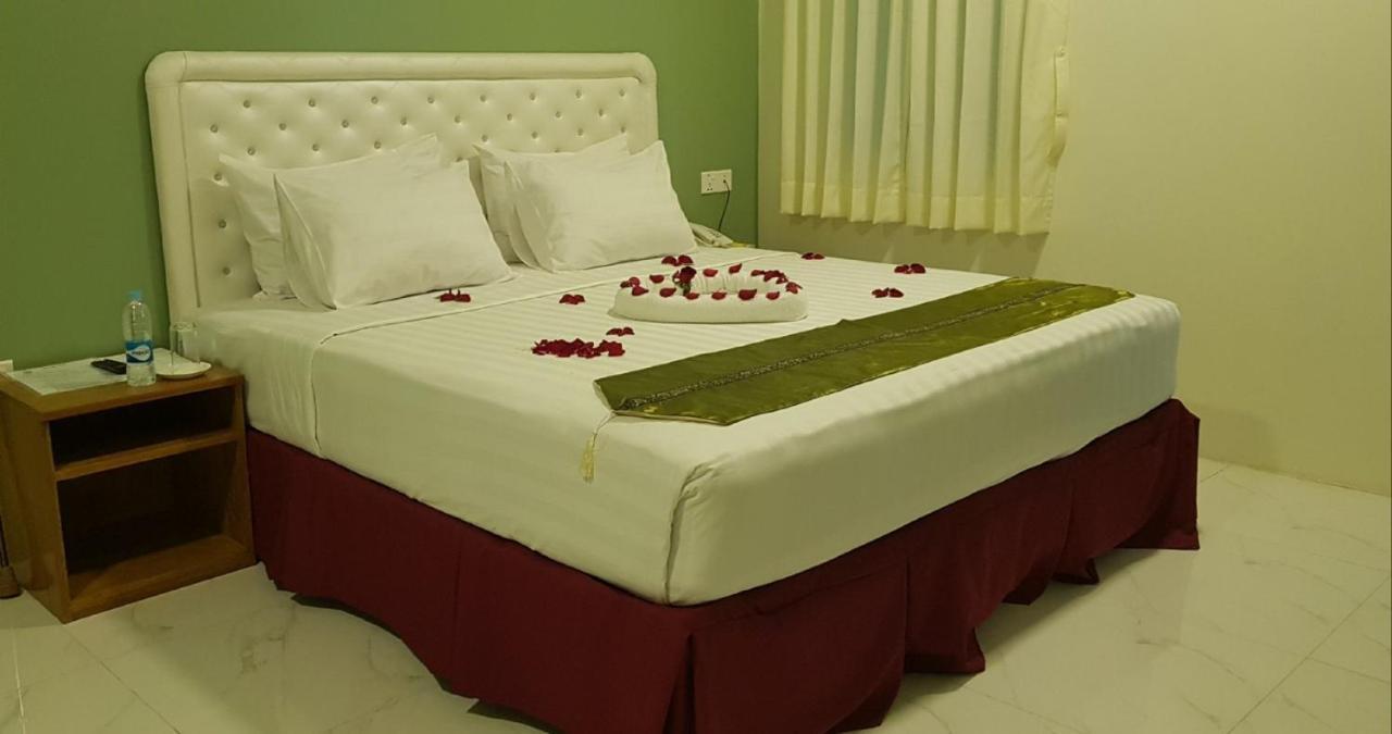Supreme Hotel Yangon Exterior photo
